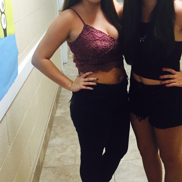 Pacsun lace crop top - Picture 3 of 3